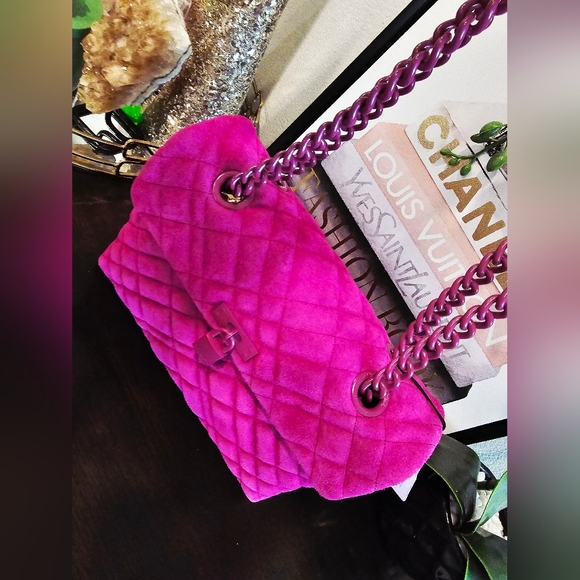 Kurt Geiger London Brixton Lock Shoulder Bag. - Picture 9 of 11